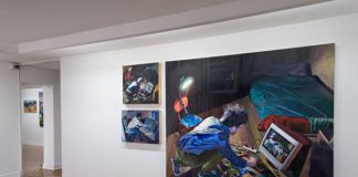 Fotográfias de la Galería D21 - "Comité central de la pintura chilena" de Ivo Vidal/ Jojo Salazar